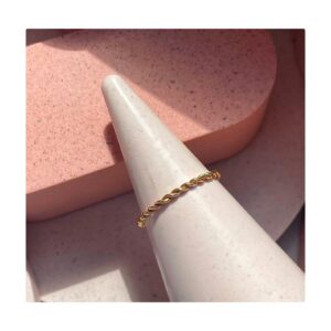 Minimalistyczna złota obrączka TWIST