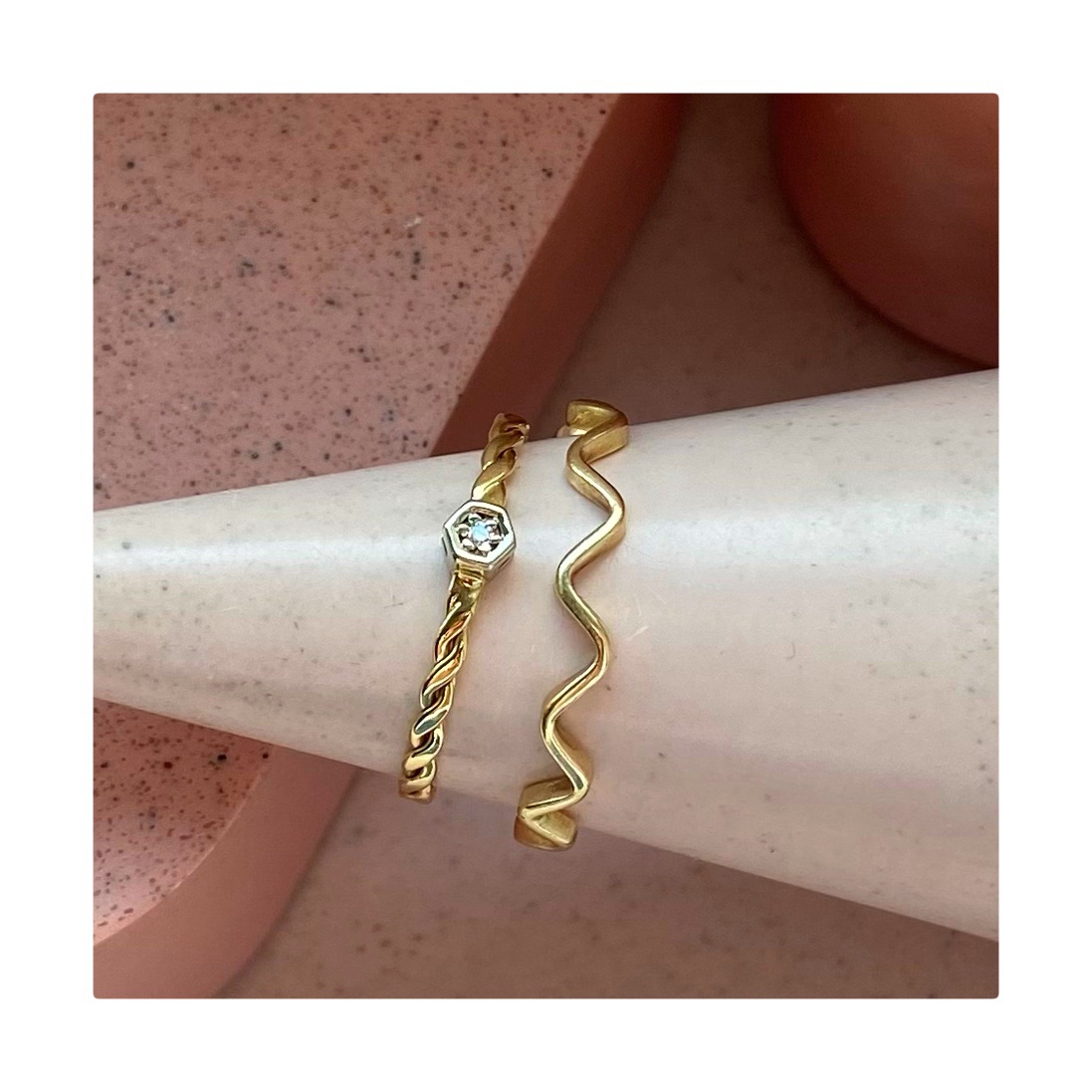 Złoty pierścionek LUNA z naturalnym brylantem – złoto 585 - obrazek 3