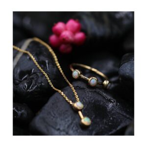 Pierścionek z opalem