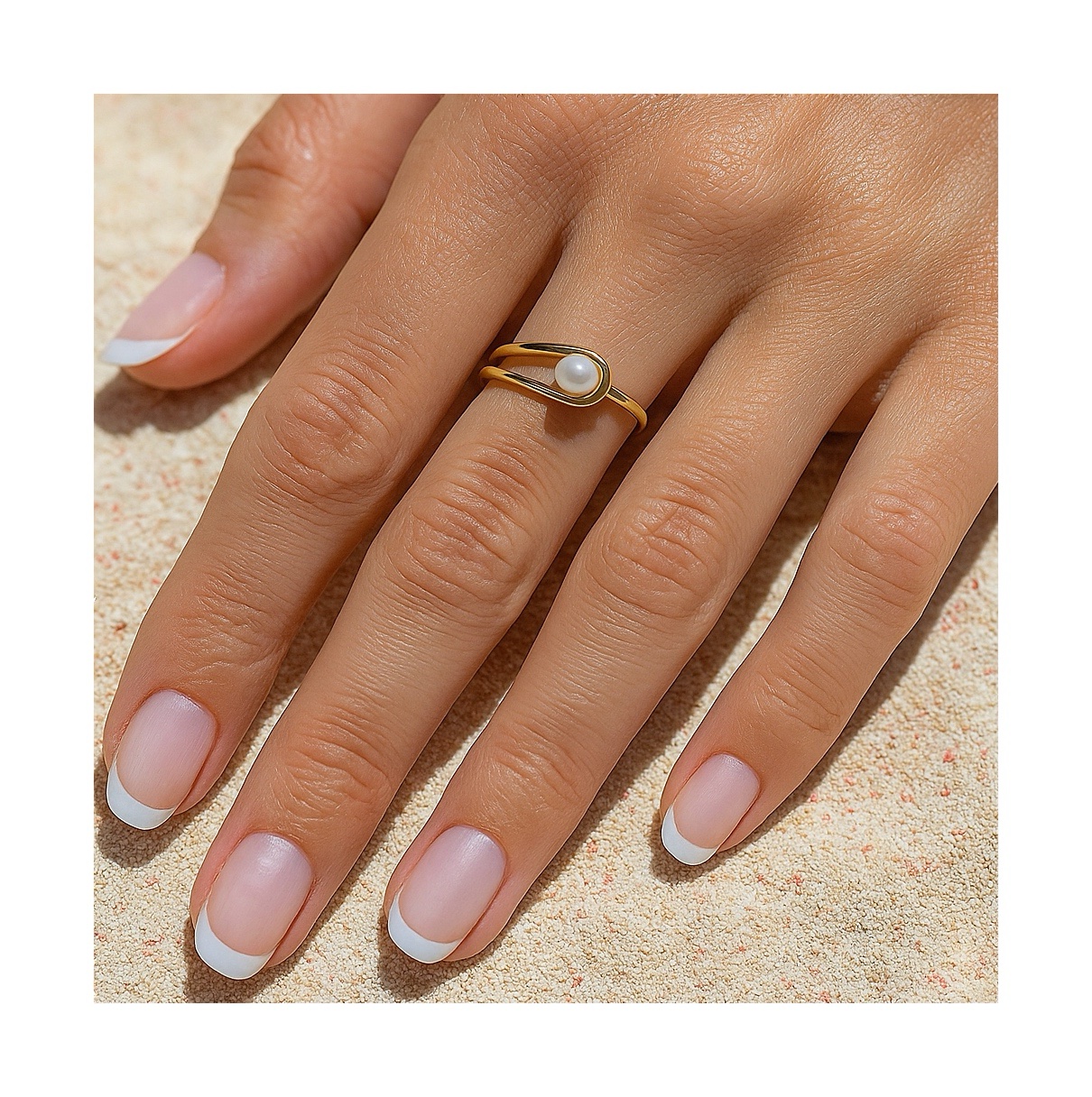 ISLA - pierścionek z perłą ze złota