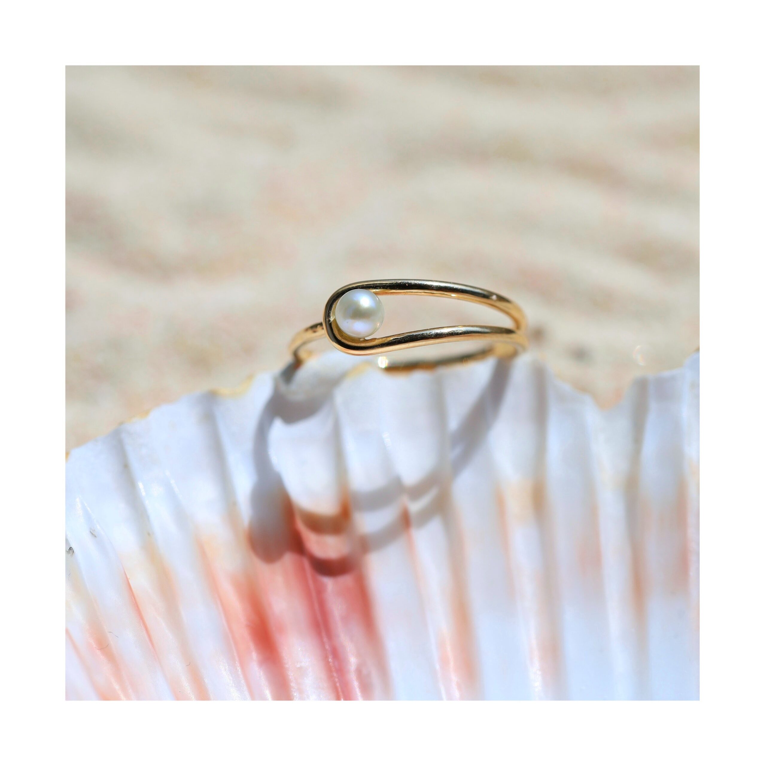 ISLA - pierścionek z perłą ze złota - obrazek 5
