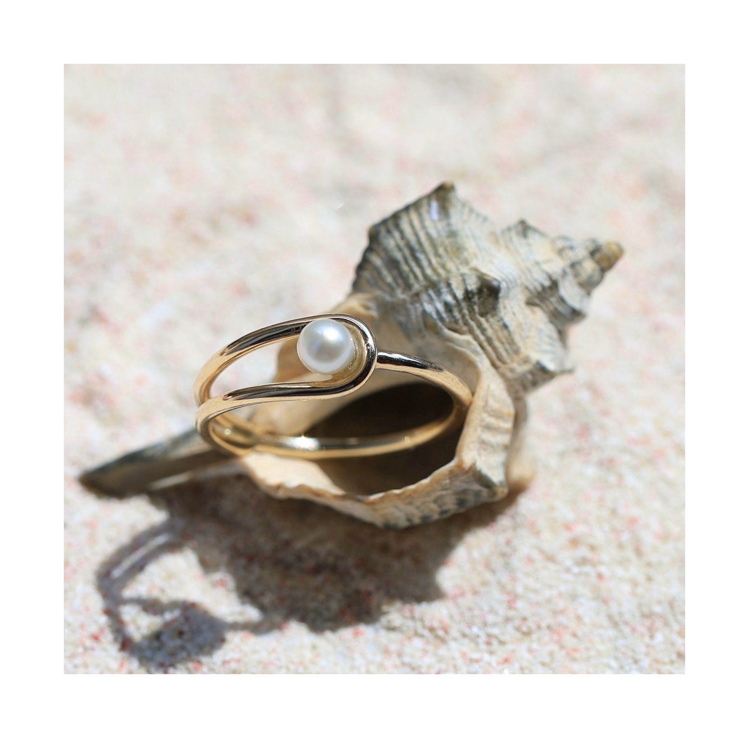 ISLA - pierścionek z perłą ze złota - obrazek 4