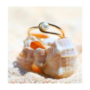 ISLA – pierścionek z perłą ze złota