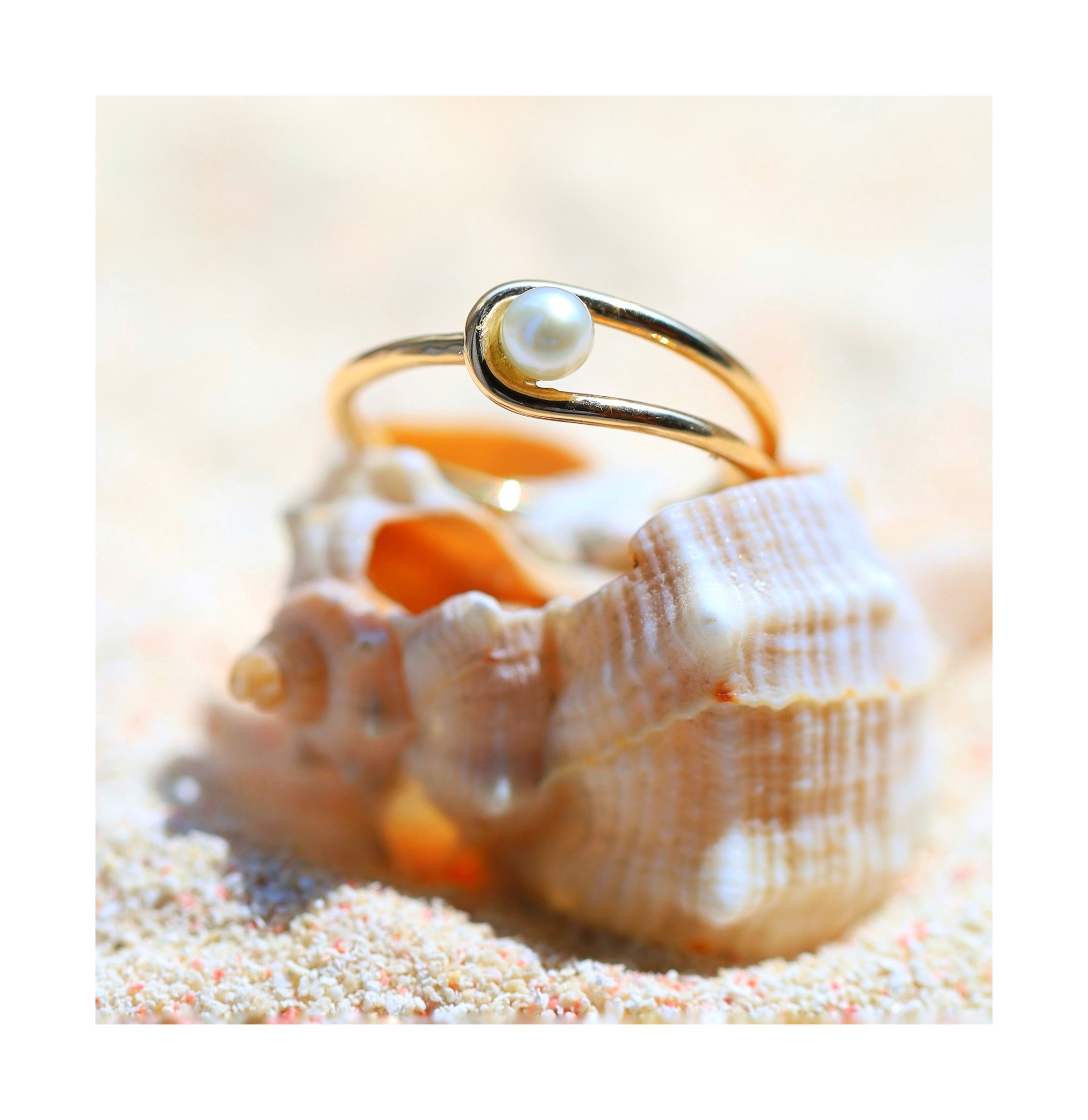 ISLA - pierścionek z perłą ze złota - obrazek 2