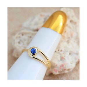 ISLA – złoty pierścionek z topazem london blue | Ręcznie wykonany, minimalistyczny